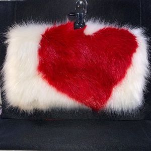 NWOT Bandit hand muffs 2 avail 💝